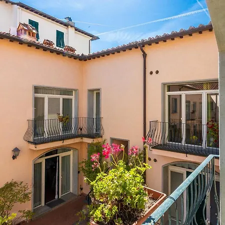 Palazzo Ghibellina By In Hébergement de vacances