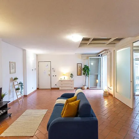 Palazzo Ghibellina By In *